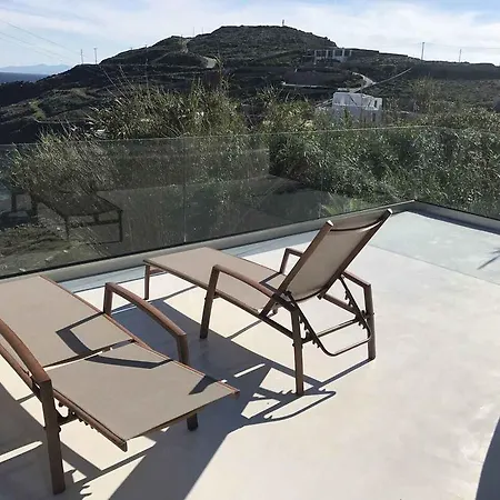 Caroline Mykonos *